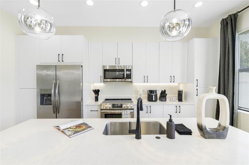 For Rent: $5,500 (3 beds, 2 baths, 1632 Square Feet)