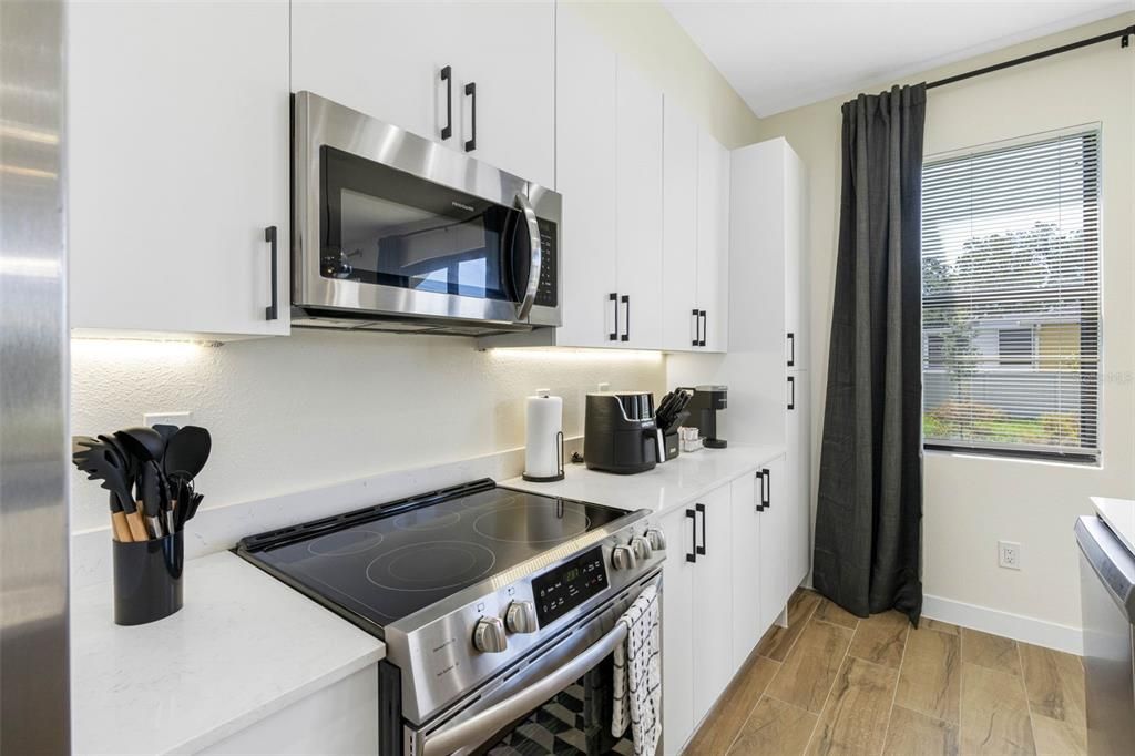 For Rent: $5,500 (3 beds, 2 baths, 1632 Square Feet)