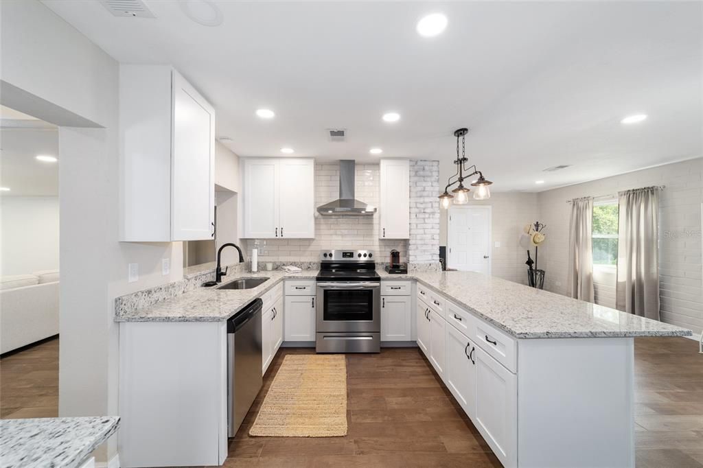 For Sale: $387,500 (3 beds, 2 baths, 1850 Square Feet)