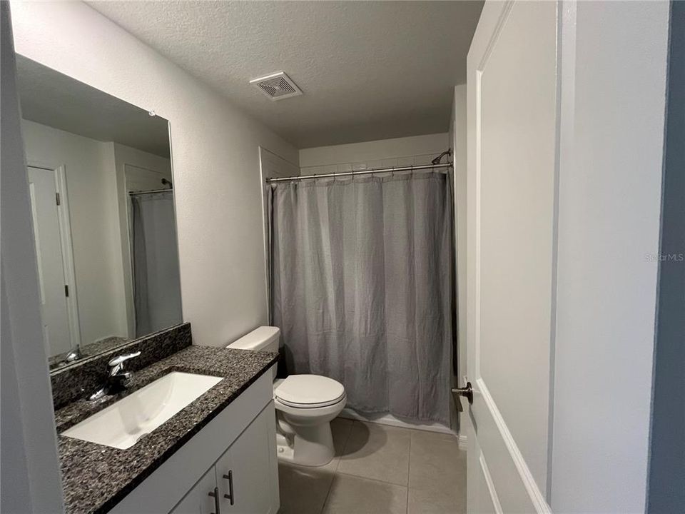 For Rent: $2,200 (3 beds, 2 baths, 1787 Square Feet)