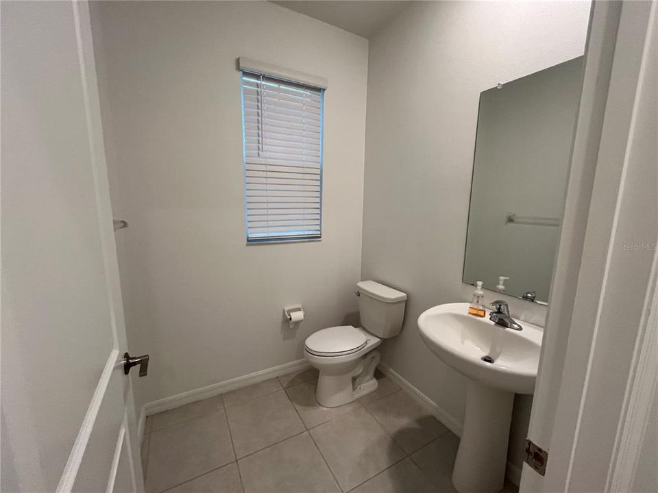 For Rent: $2,200 (3 beds, 2 baths, 1787 Square Feet)