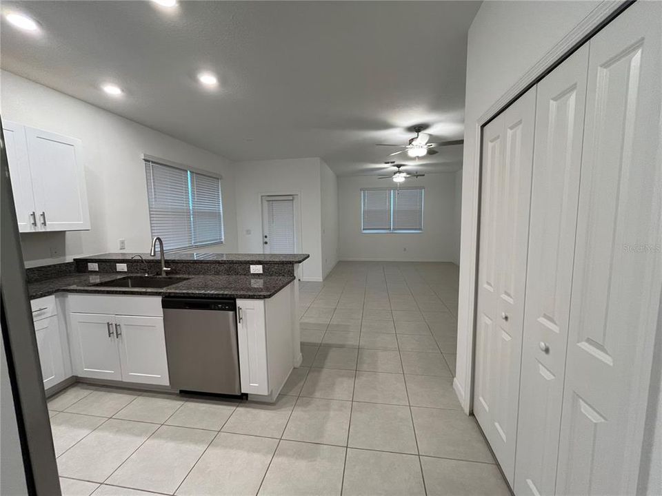 For Rent: $2,200 (3 beds, 2 baths, 1787 Square Feet)