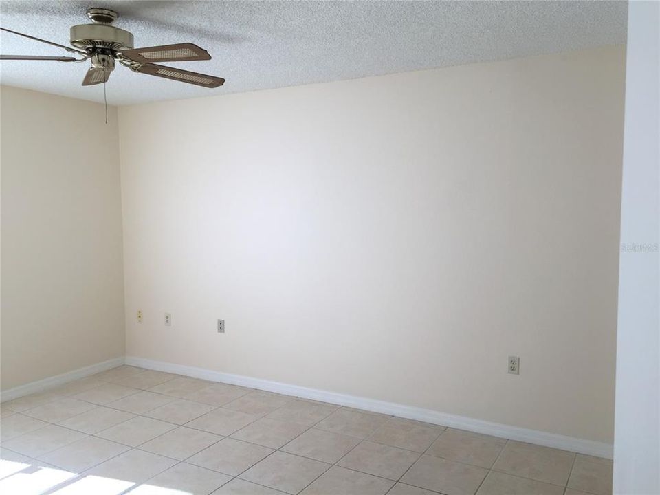 For Rent: $1,750 (3 beds, 2 baths, 1272 Square Feet)