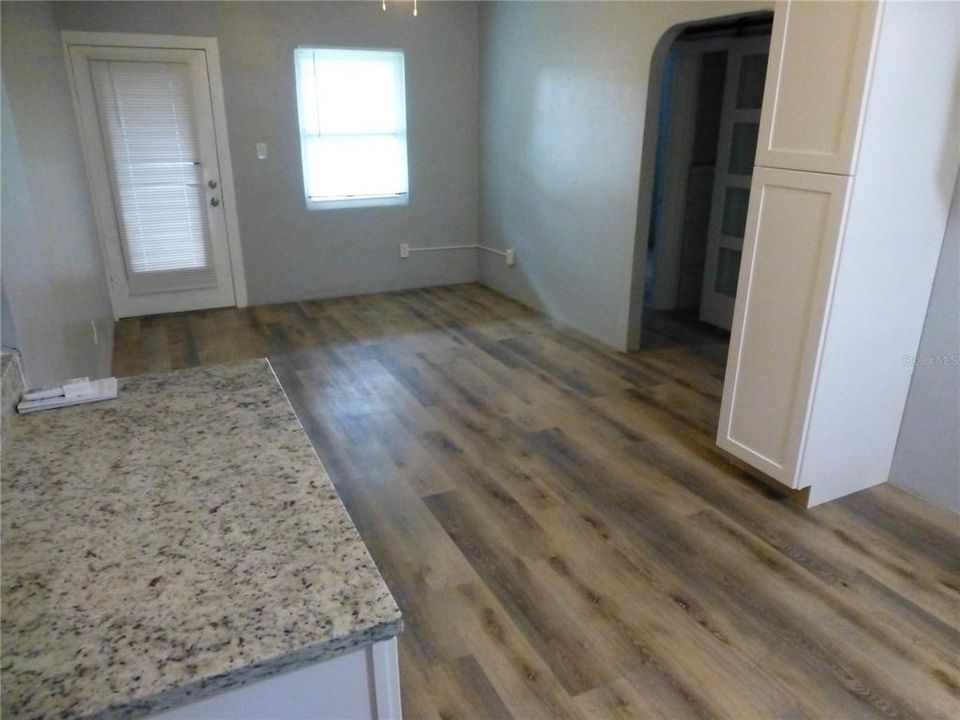 For Rent: $1,645 (2 beds, 1 baths, 1132 Square Feet)