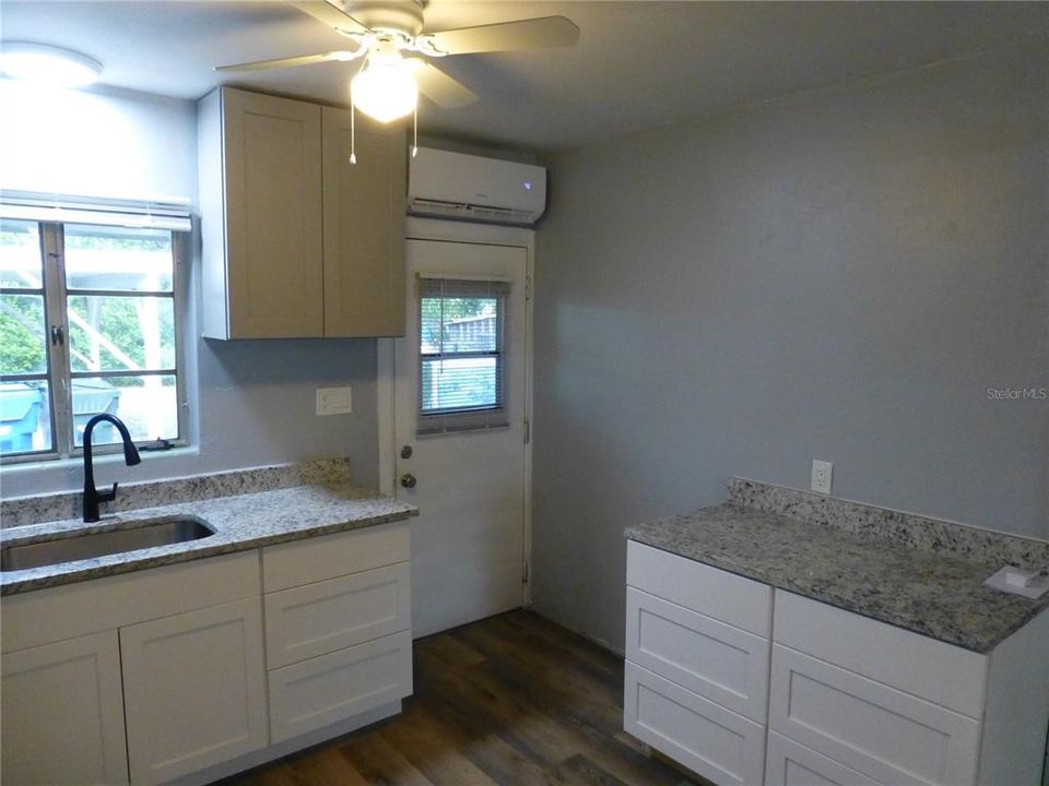 For Rent: $1,645 (2 beds, 1 baths, 1132 Square Feet)