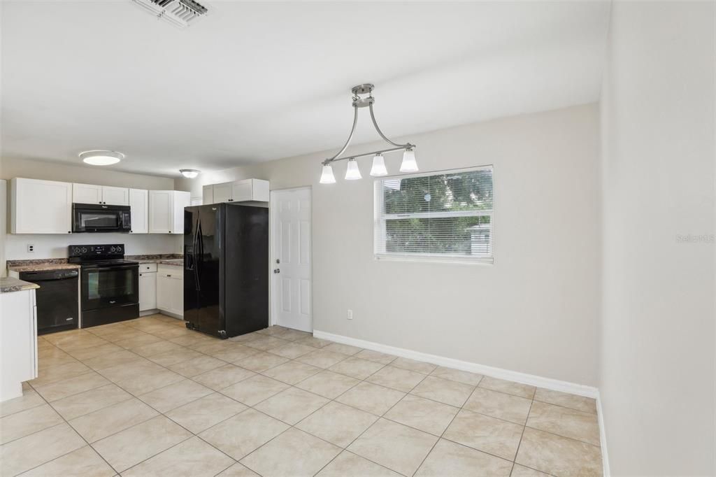 For Sale: $285,000 (3 beds, 2 baths, 1108 Square Feet)