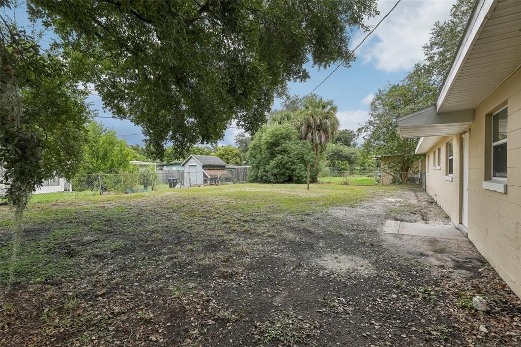 For Sale: $285,000 (3 beds, 2 baths, 1108 Square Feet)