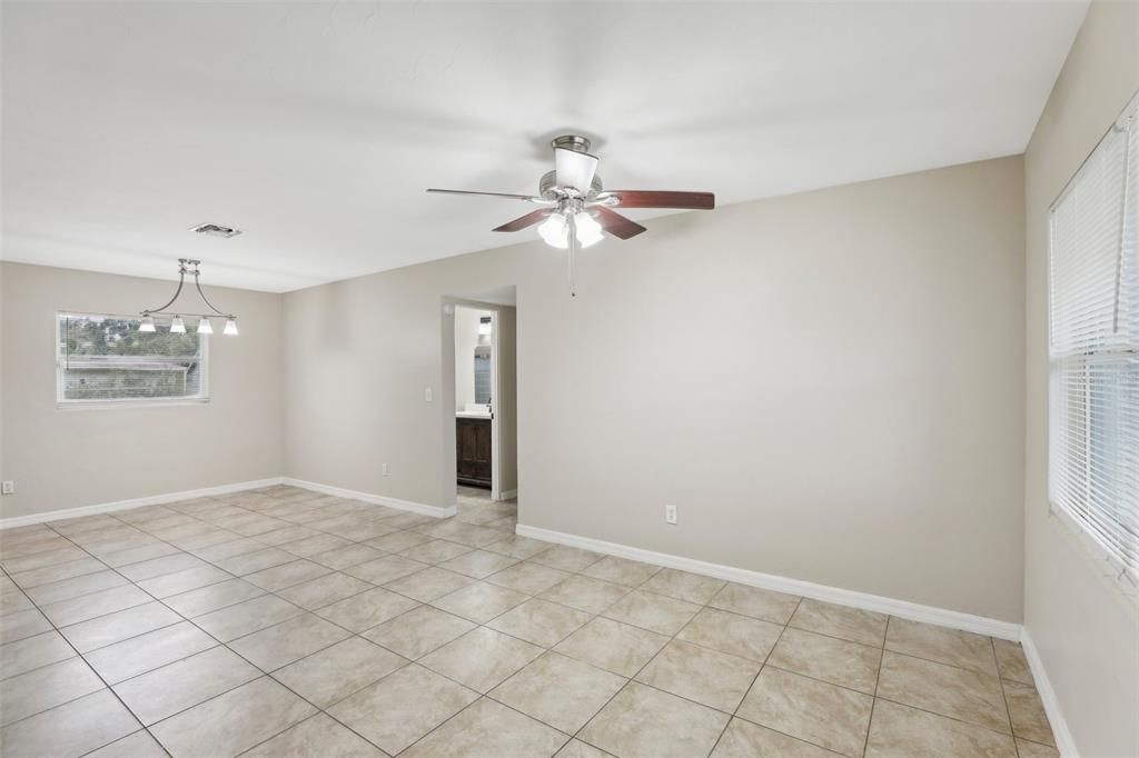 For Sale: $285,000 (3 beds, 2 baths, 1108 Square Feet)