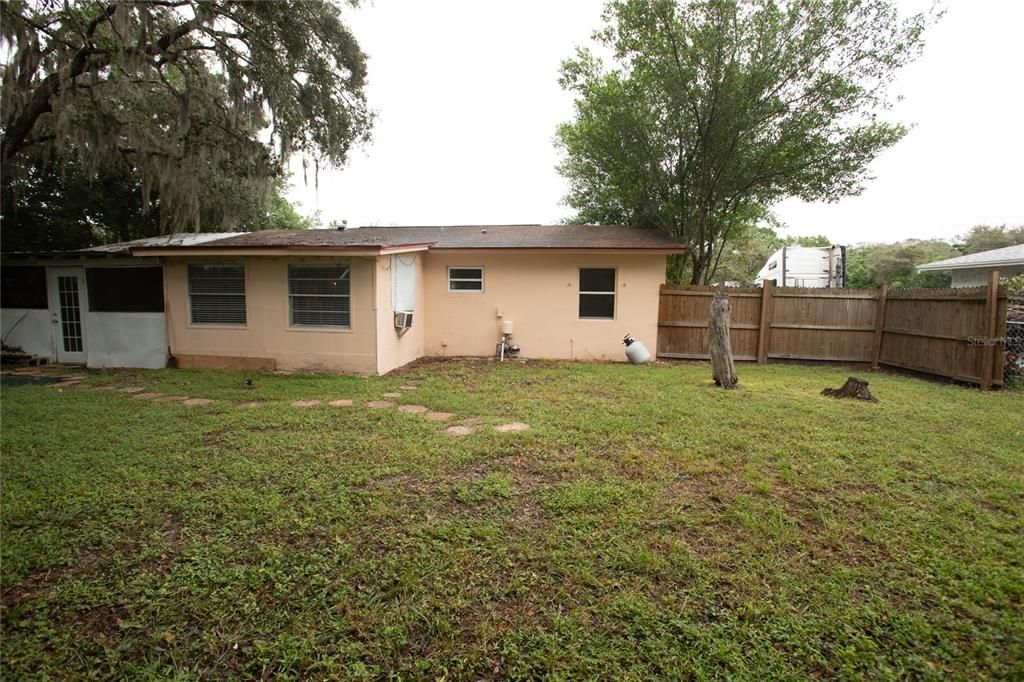 For Sale: $185,000 (2 beds, 1 baths, 1000 Square Feet)