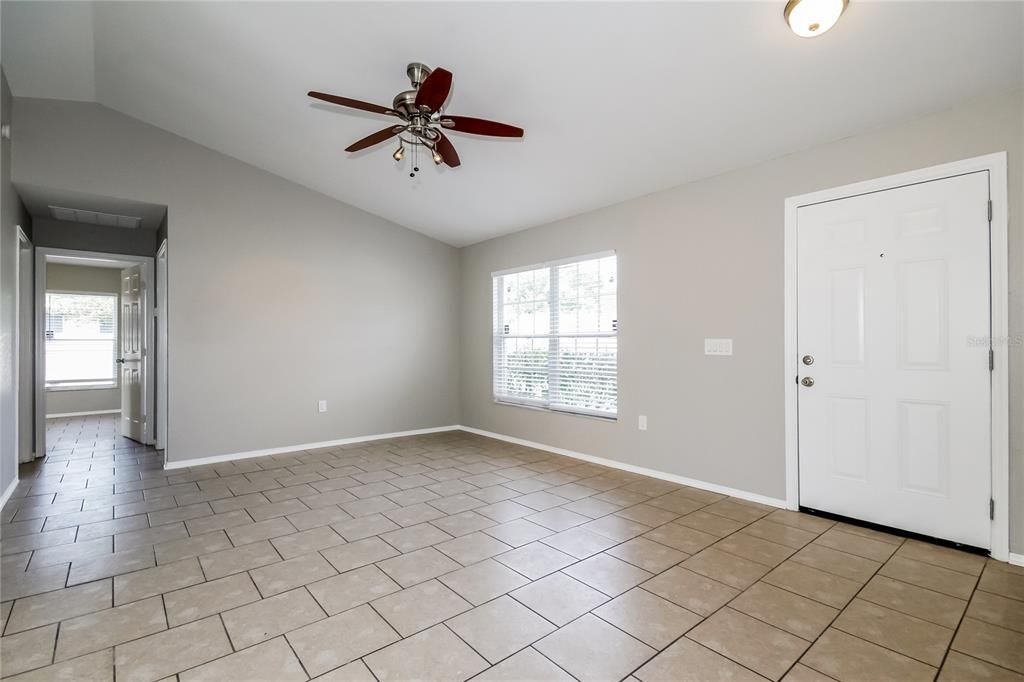 For Rent: $2,590 (3 beds, 2 baths, 1246 Square Feet)