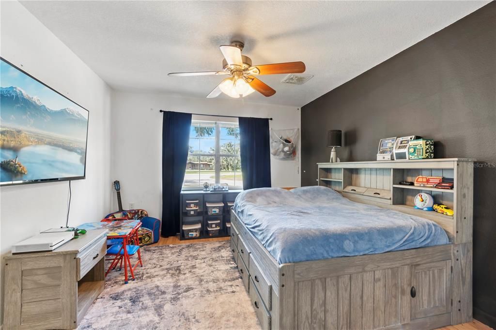 Main House Guest bedroom