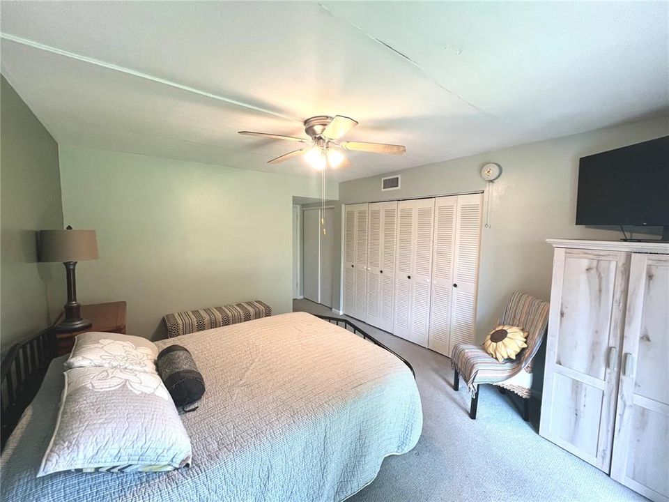 For Sale: $145,000 (2 beds, 2 baths, 954 Square Feet)