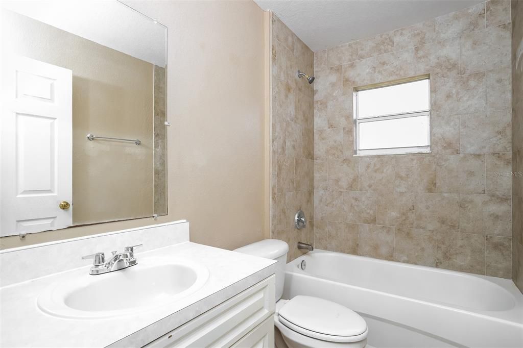 For Rent: $1,425 (3 beds, 2 baths, 1578 Square Feet)