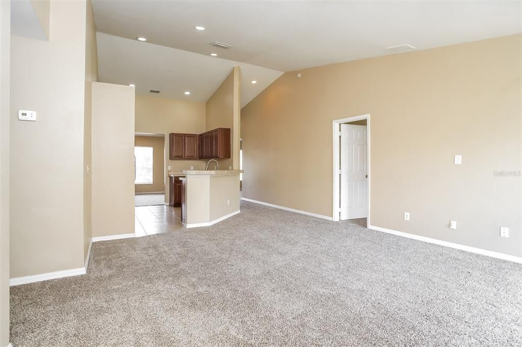 For Rent: $1,425 (3 beds, 2 baths, 1578 Square Feet)