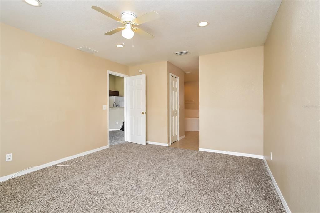 For Rent: $1,425 (3 beds, 2 baths, 1578 Square Feet)