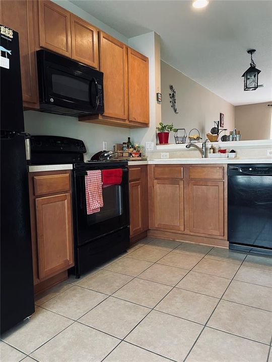 For Sale: $308,000 (2 beds, 2 baths, 1248 Square Feet)