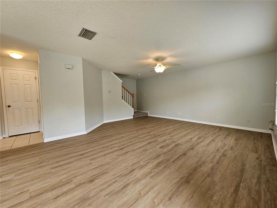 For Rent: $1,900 (3 beds, 2 baths, 1408 Square Feet)