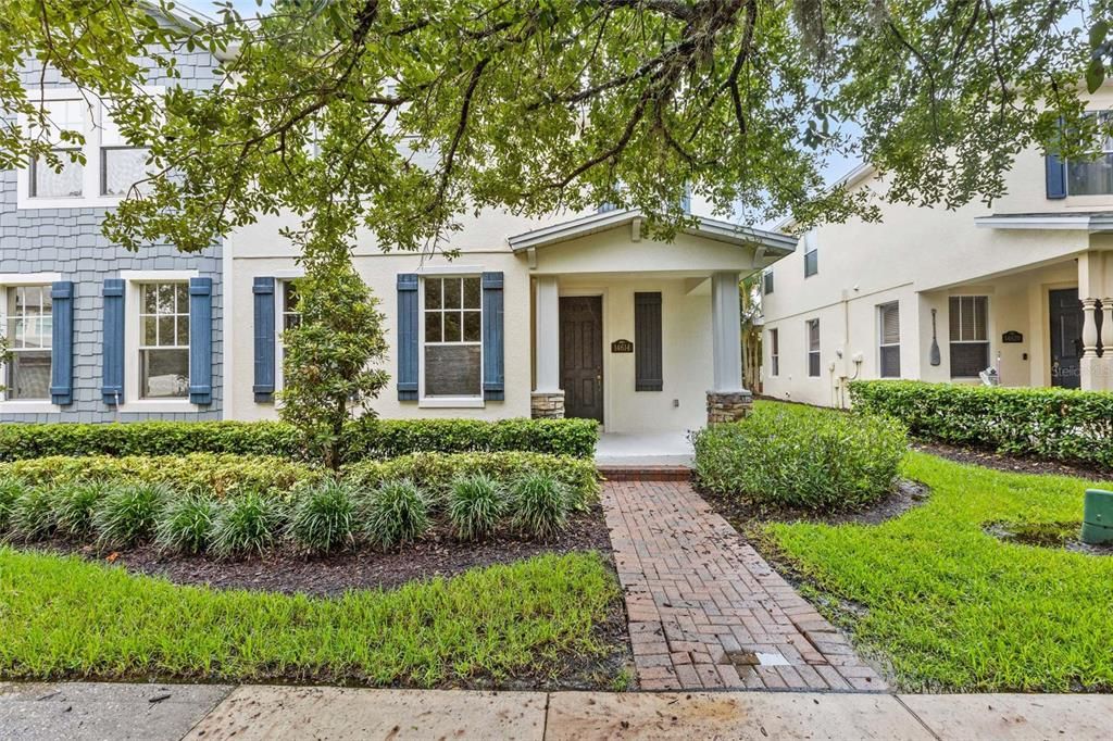 Active With Contract: $2,950 (4 beds, 3 baths, 2328 Square Feet)