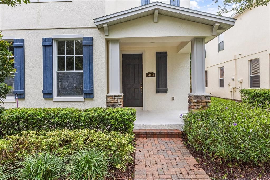 Great covered front porch