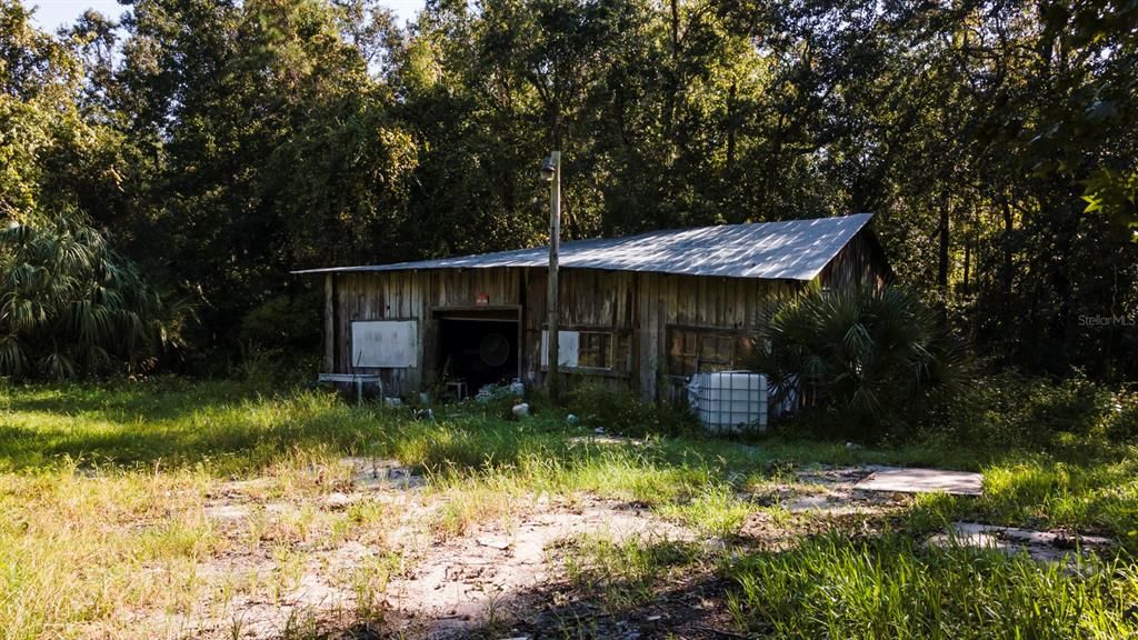 BARN , HAS STRUCTURAL ISSUES WITH SLAB