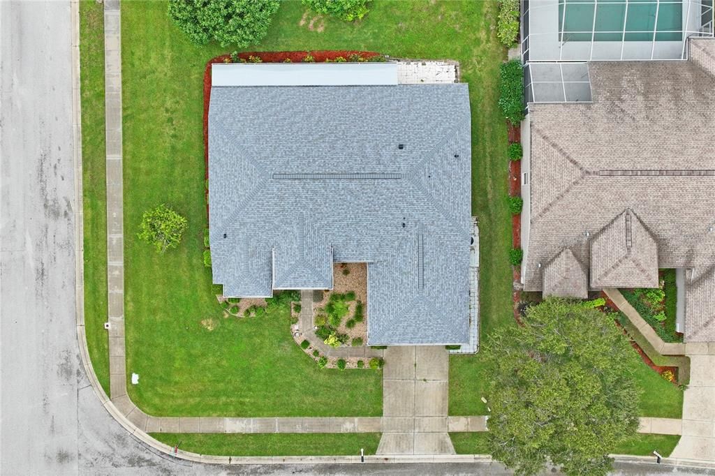 NICE CORNER LOCATION & NEWER ROOF