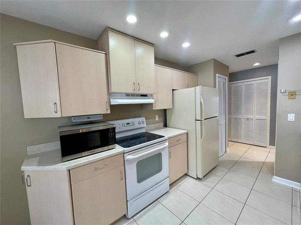 For Sale: $430,000 (3 beds, 2 baths, 1676 Square Feet)