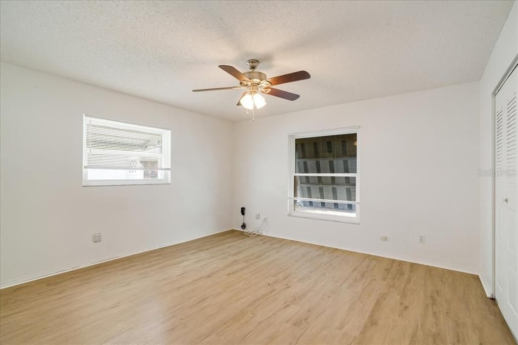 For Sale: $364,900 (2 beds, 2 baths, 1285 Square Feet)