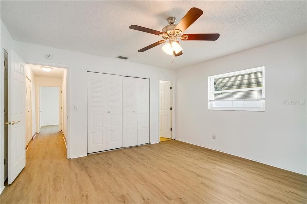 For Sale: $364,900 (2 beds, 2 baths, 1285 Square Feet)