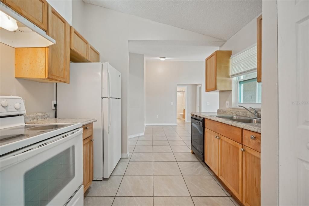 For Sale: $315,000 (4 beds, 2 baths, 1589 Square Feet)