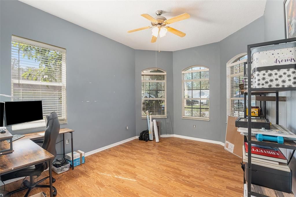 Active With Contract: $355,000 (3 beds, 2 baths, 1699 Square Feet)