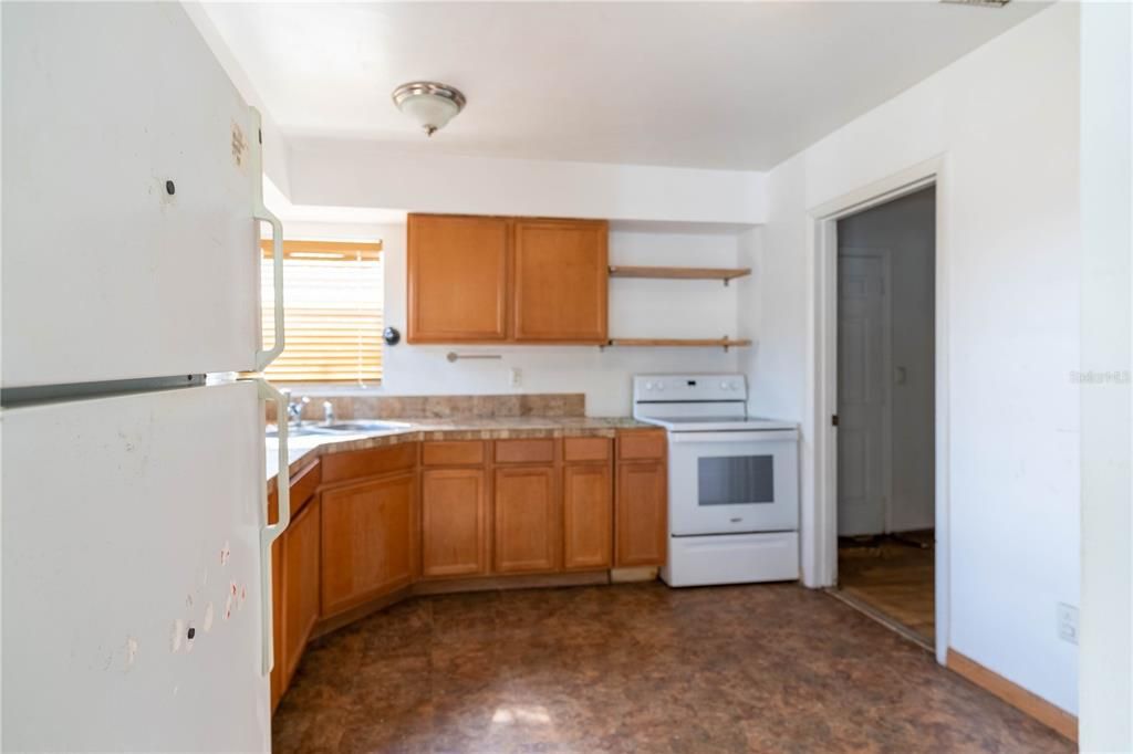 For Sale: $199,900 (3 beds, 1 baths, 1270 Square Feet)