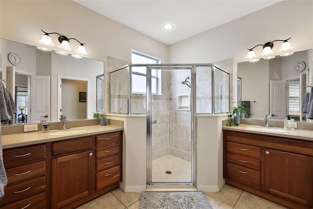 For Sale: $444,900 (3 beds, 2 baths, 1621 Square Feet)