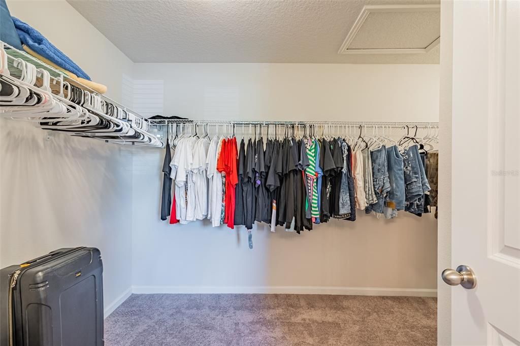 Walking Closet