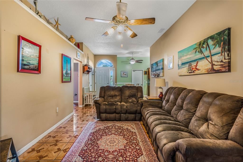 For Sale: $379,000 (4 beds, 2 baths, 1491 Square Feet)