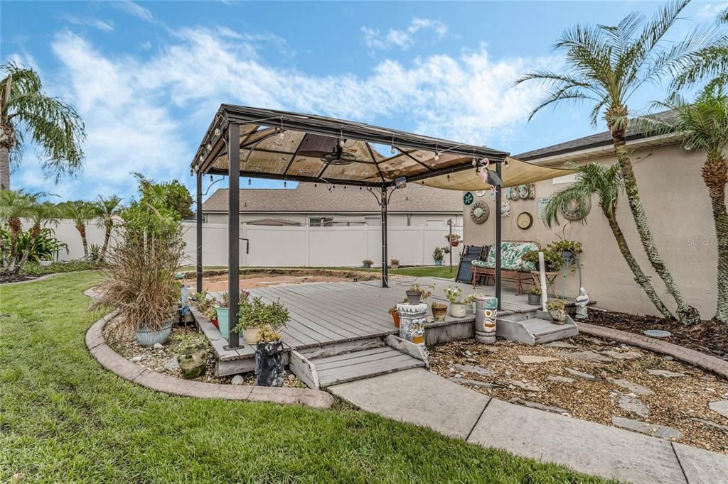 For Sale: $379,000 (4 beds, 2 baths, 1491 Square Feet)