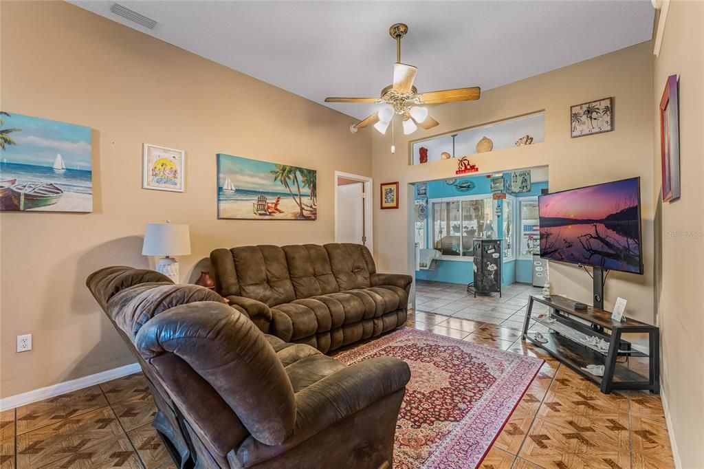 For Sale: $379,000 (4 beds, 2 baths, 1491 Square Feet)