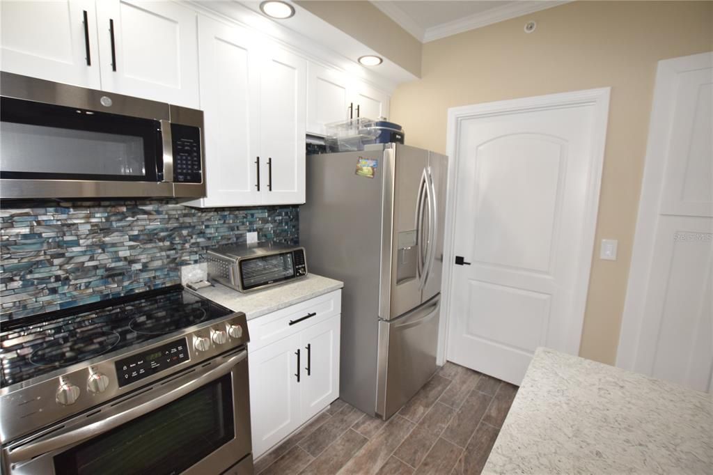 For Rent: $2,600 (2 beds, 2 baths, 1325 Square Feet)