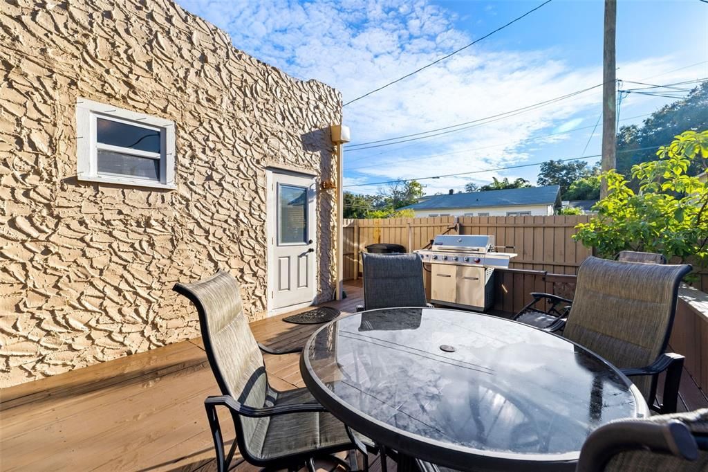 Active With Contract: $375,000 (3 beds, 2 baths, 1321 Square Feet)