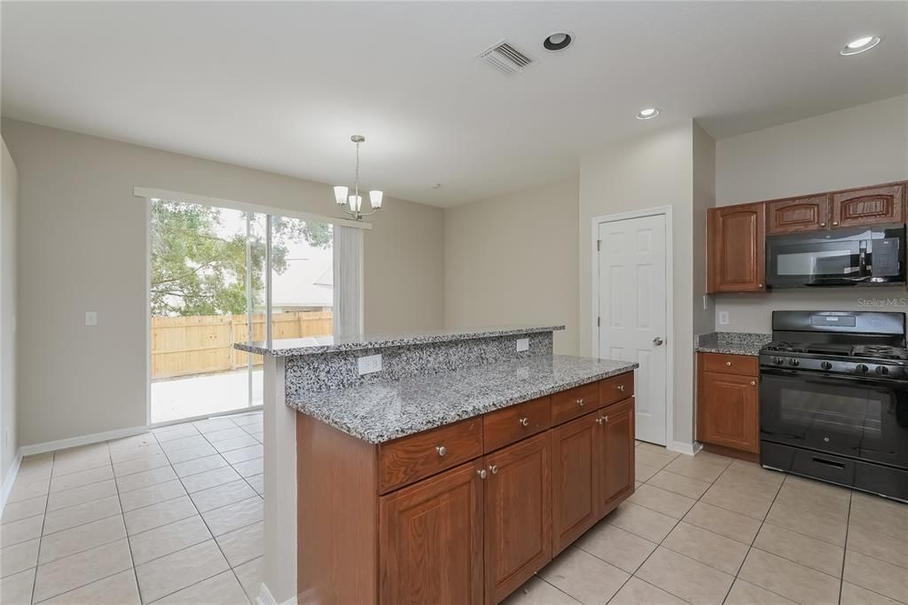 For Rent: $2,403 (3 beds, 2 baths, 1501 Square Feet)