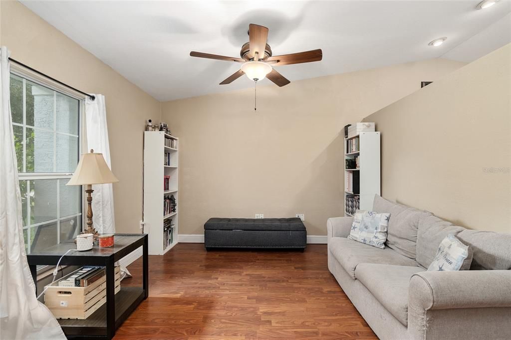 For Sale: $222,750 (3 beds, 2 baths, 1273 Square Feet)