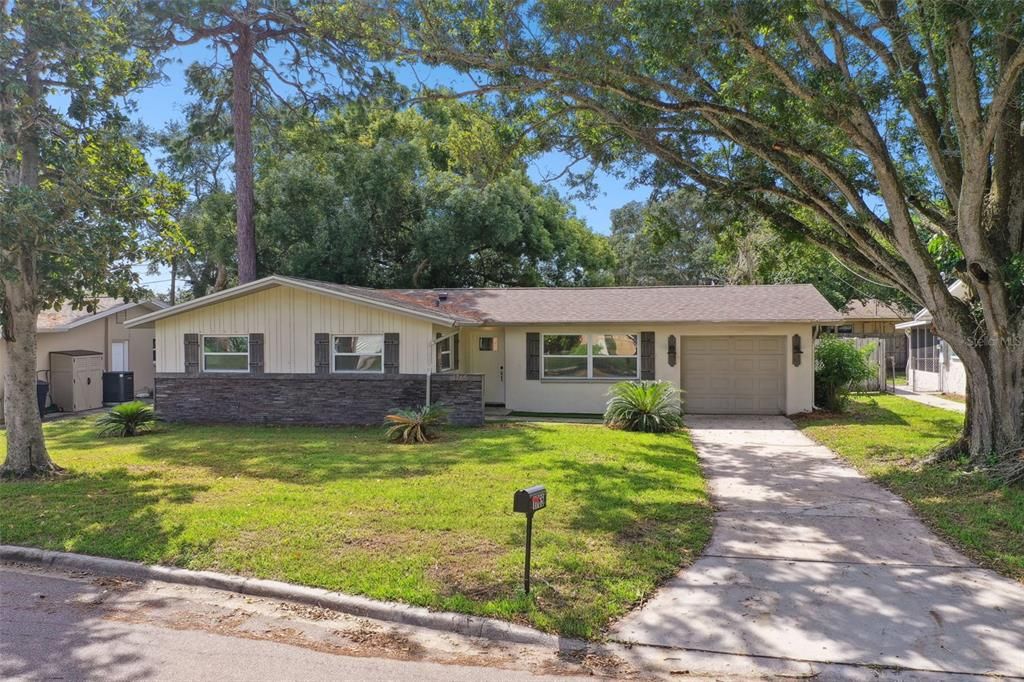 For Sale: $460,000 (3 beds, 2 baths, 1556 Square Feet)