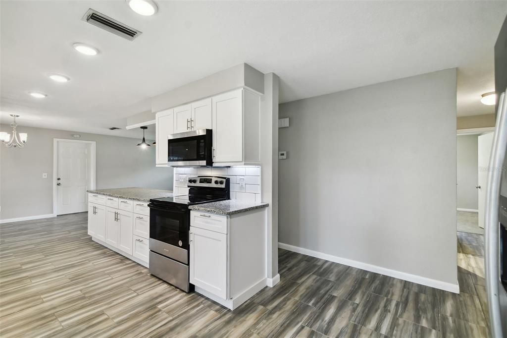 For Sale: $460,000 (3 beds, 2 baths, 1556 Square Feet)