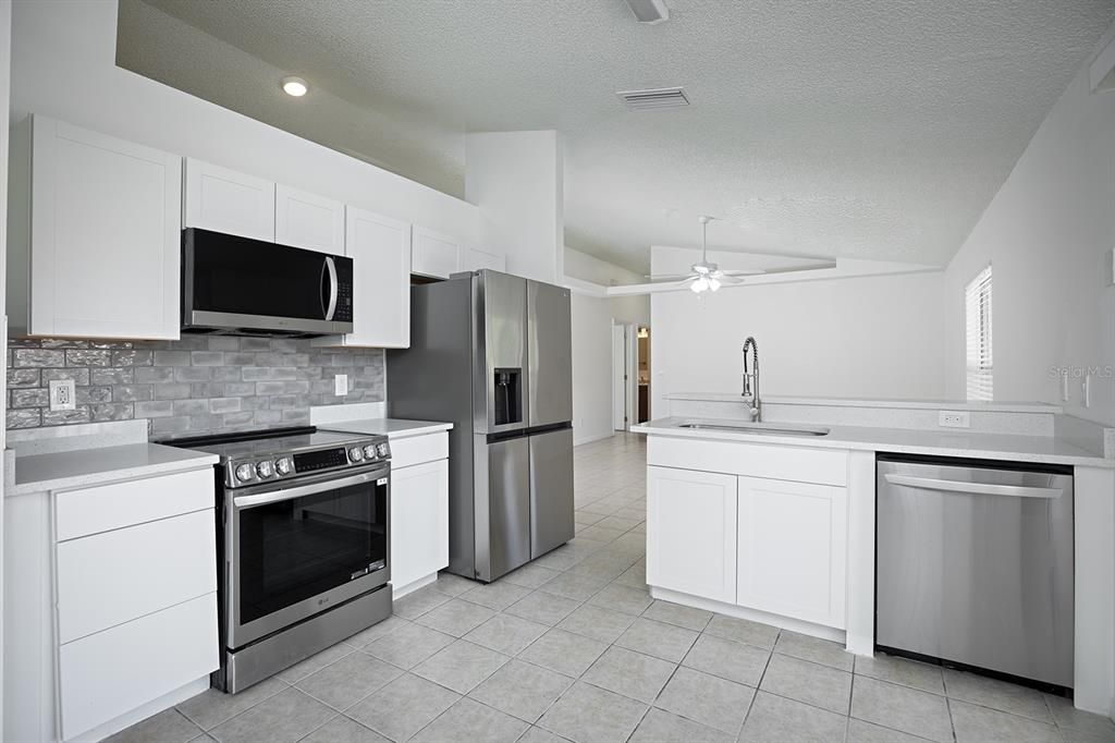 For Sale: $330,000 (3 beds, 2 baths, 1146 Square Feet)