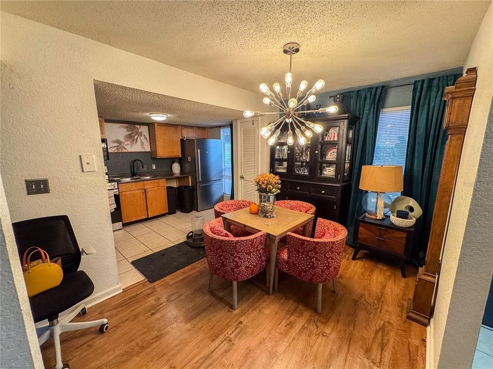 For Sale: $129,000 (1 beds, 1 baths, 760 Square Feet)