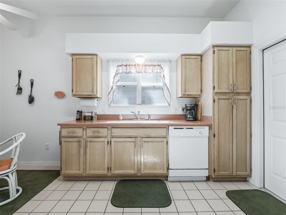 For Sale: $359,500 (2 beds, 2 baths, 1506 Square Feet)