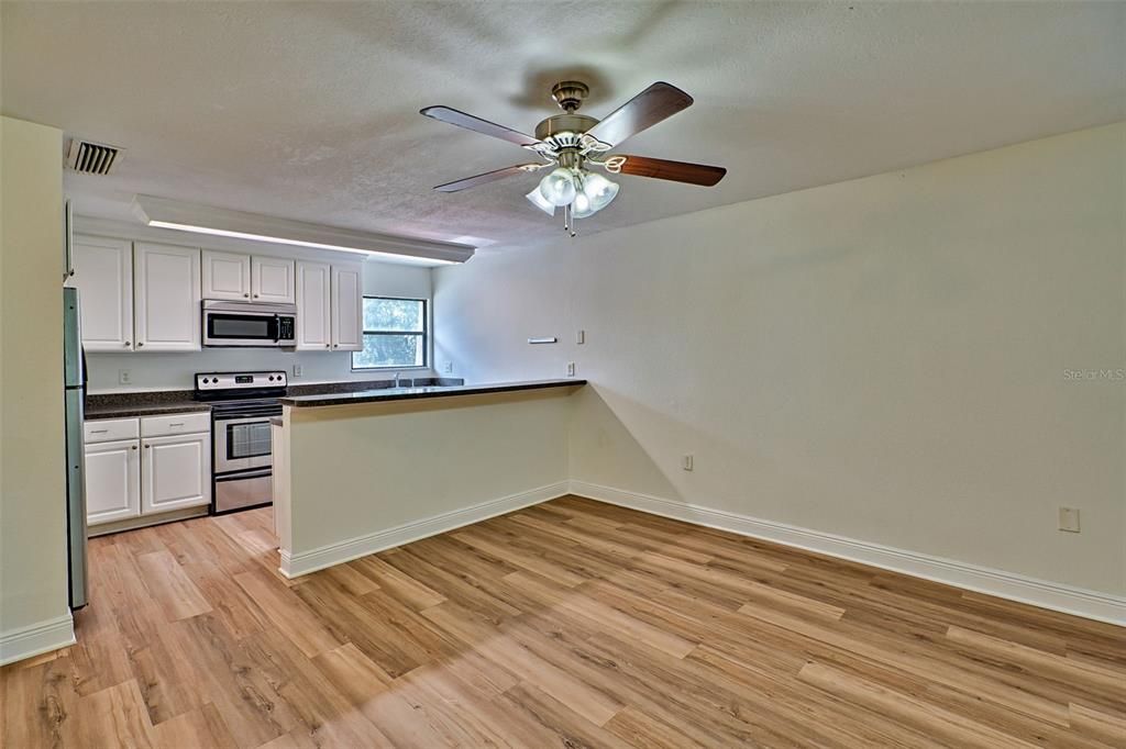 For Sale: $87,500 (2 beds, 1 baths, 876 Square Feet)