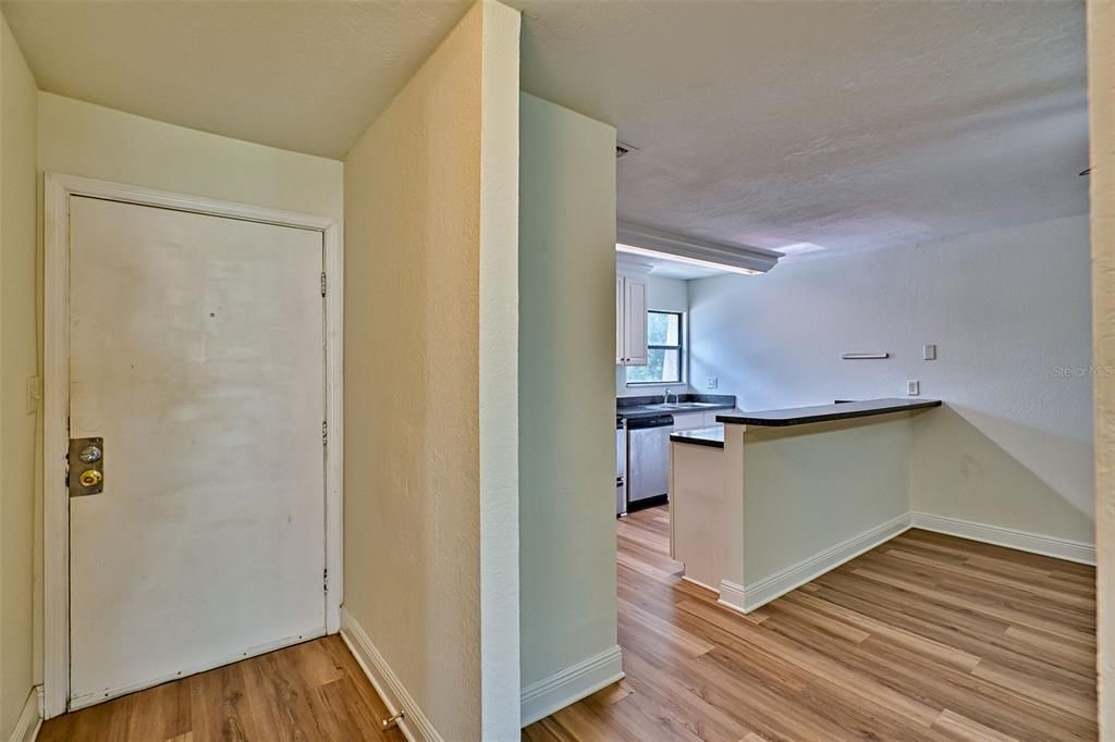 For Sale: $87,500 (2 beds, 1 baths, 876 Square Feet)