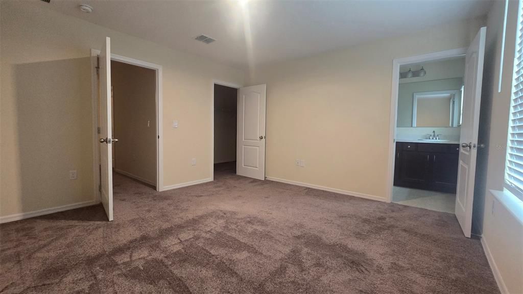 For Rent: $2,000 (3 beds, 2 baths, 1762 Square Feet)