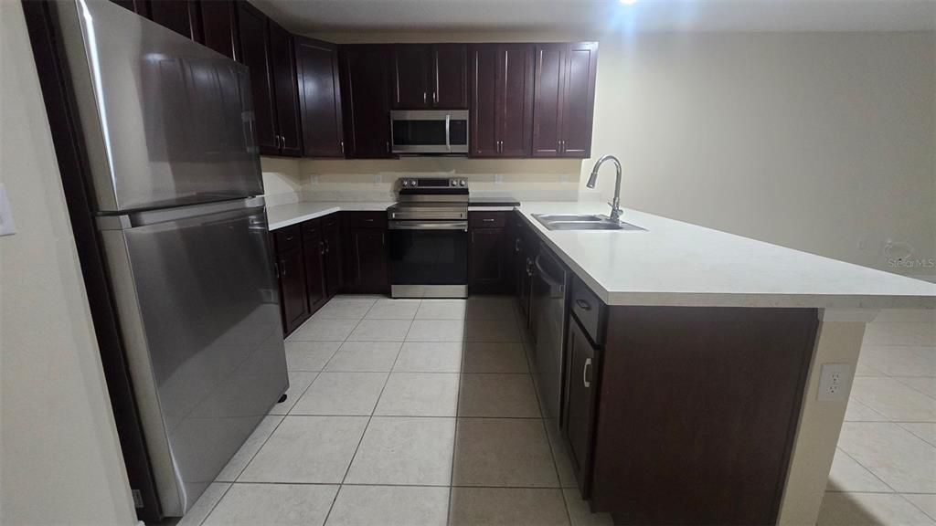 For Rent: $2,000 (3 beds, 2 baths, 1762 Square Feet)