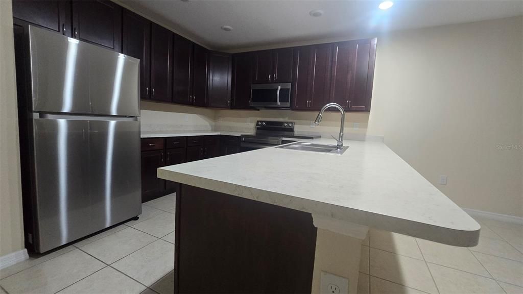 For Rent: $2,000 (3 beds, 2 baths, 1762 Square Feet)